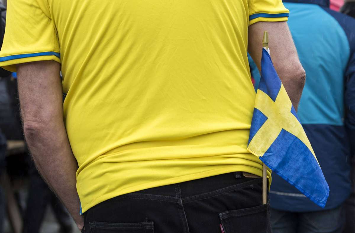 Der Angreifer soll sich bei der öffentlichen Übertragung des Achtelfinal-Spiels zwischen der Ukraine und Schweden geweigert haben, eine Maske zu tragen (Symbolbild). Foto: imago/Seeliger/snapshot-photography/ T.Seeliger