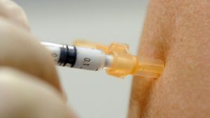 Die Impfung gegen das Coronavirus muss laut Bundesgesundheitsminister Jens Spahn zu Beginn in Impfzentren stattfinden. Foto: dpa/A3471 Boris Roessler