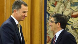 Spaniens König Felipe (links) mit Patxi Lopez, dem Parlamentspräsidenten Foto: dpa