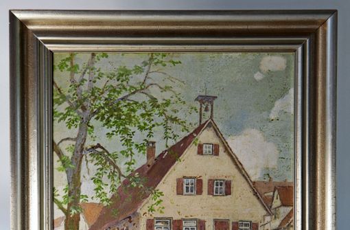 Dieses Gemälde schenkte die Stadt Esslingen Georg Deuschle, dem letzten Bürgermeister von Oberesslingen, im Jahr 1957 zum 80. Geburtstag. Es zeigt das Rathaus von Oberesslingen im selben Jahr. Damals machte die  Schorndorfer Straße einen Bogen ums Rathaus. Foto: oh