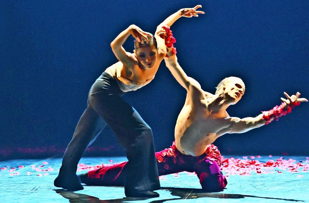 Neu im Repertoire des Stuttgarter Balletts: Marco Goeckes „Le spectre de la rose“ (mit Agnes Su und Adam Russell-Jones)