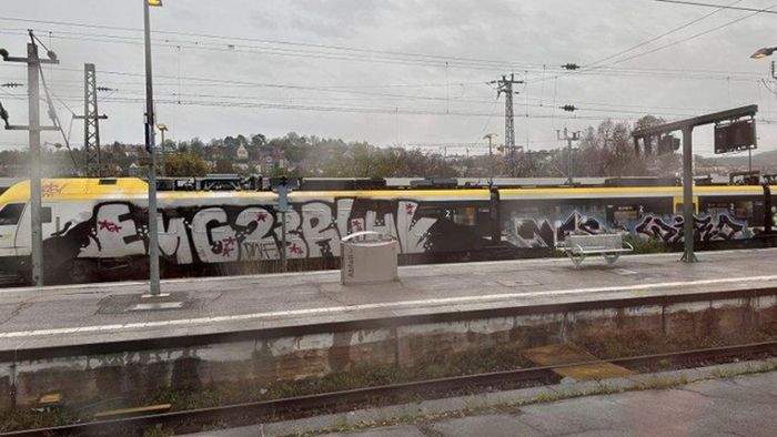 Wieder Sprayer am Werk – Fragezeichen um einen Graffiti-Zug
