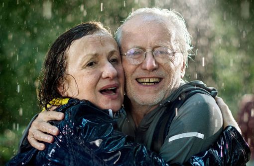 Stürmische Liebe: Joachim  Luger hat als Hans Beimer mit seiner Anna (Irene Fischer) in der „Lindenstraße“ einiges durchgestanden. Foto: WDR
