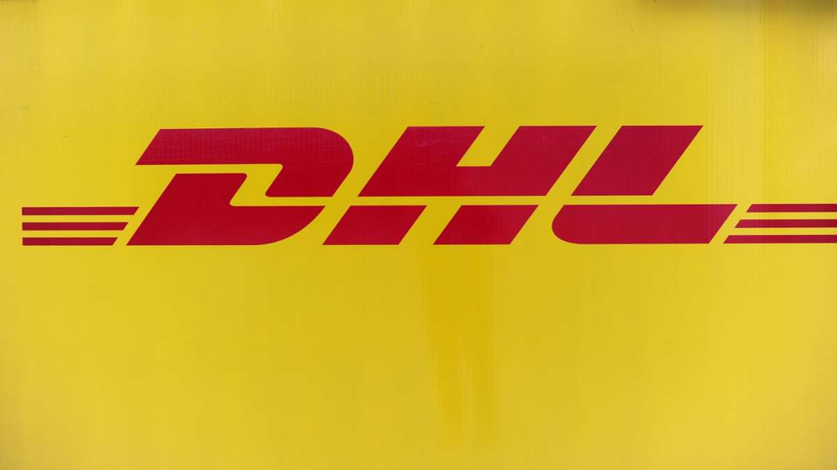Herne/Düsseldorf - Courier beats woman in the face - DHL fires courier