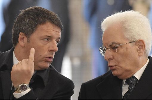 Matteo Renzi und Italiens Staatspräsident Sergio Mattarella (li.). Foto: AFP POOL
