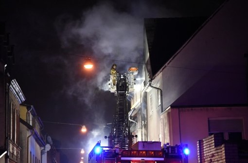 Zwei Menschen sind bei einem Wohnhausbrand in Mannheim gestorben. Foto: dpa
