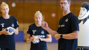 Markus Gaugisch: Neue Erfahrung als Trainer des Frauen-Bundesligisten SG BBM Bietigheim. Foto: imago//Marco Wolf