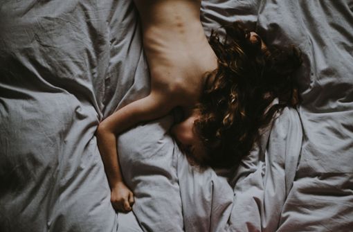 Orgasmen können sich für Frauen ganz unterschiedlich anfühlen – um den sogenannten G-Punkt ranken sich kuriose Mythen. Foto: Unsplash/Annie Spratt