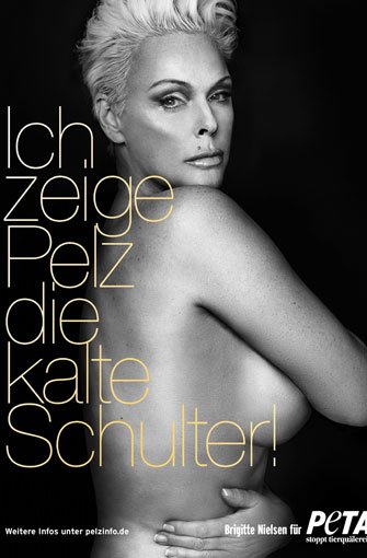 Brigitte Nielsen zieht hüllenlos jedem Pelz vor. Für Peta zieht das Ex-Model jetzt blank. Viele Promis haben es vorgemacht, wie unsere Bildergalerie zeigt. Foto: Peta
