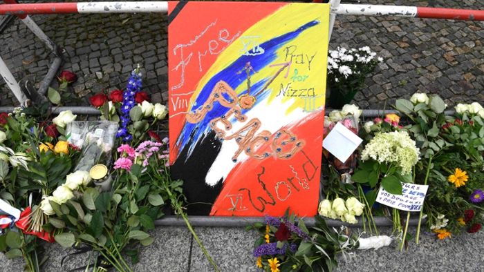 Berliner  trauern mit den Opfern von Nizza