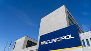 Nach einem Bericht von Europol sind 821 schwerkriminelle Netzwerke in der EU aktiv. Foto: dpa/Jerry Lampen