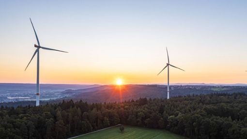 Auf dem Schurwald stehen drei Windkraftanlagen im Gebiet Goldboden. Foto: /imago/Werner Dieterich