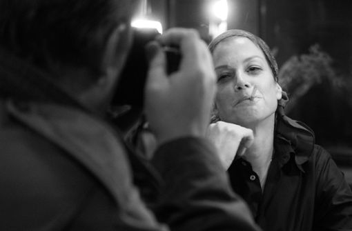 Szene aus dem Film „3 Tage in Quiberon“ mit Marie Bäumer als Romy Schneider. Foto: Peter Hartwig/Rohfilm Factory/ Prokino/dpa