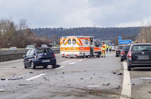 Schwerer Unfall auf der A81 bei Herrenberg. Foto: SDMG