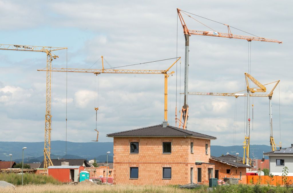 Gibt es genügend Flächen für den Wohnungsbau – und was soll wo gebaut werden? Mit diesen Fragen müssen sich die Kommunen auseinandersetzen. Foto: dpa