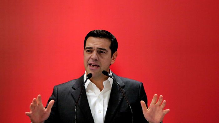 Tsipras attackiert IWF und Schäuble