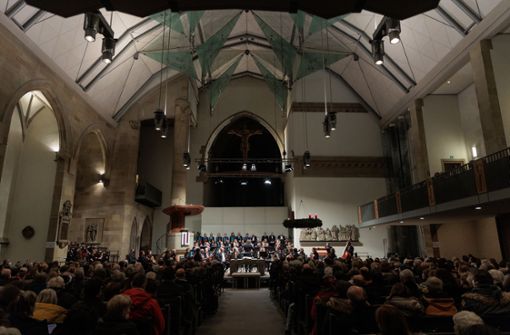 Stimmungsvoller Auftritt in der Stiftskirche: das Konzert der Bosch-Musikgruppen Foto: Lichtgut/Leif Piechowski