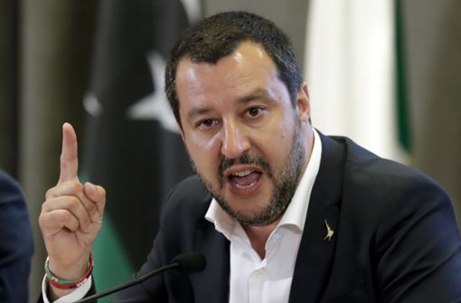 Innenminister Matteo Salvini gibt sich weiterhin selbstbewusst und reagiert trotzig auf die Ermittlungen. Foto: AP