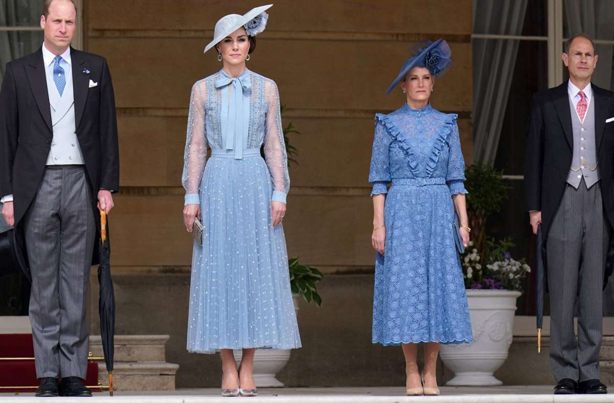 Prinz William, Prinzessin Kate, Herzogin Sophie und Prinz Edward auf der Terrasse des Buckingham Palace.