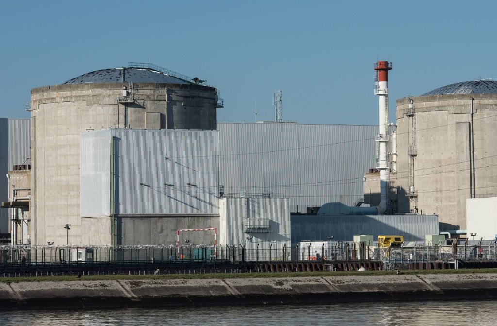 Frankreichs ältestes Atomkraftwerk steht am Rhein: Fessenheim. Foto: dpa