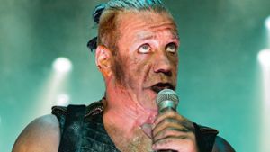 Till Lindemann während eines Auftritts mit Rammstein im Jahr 2017. Foto: imago images/Gonzales Photo