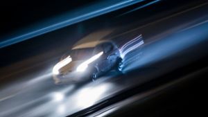 Vier Autofahrer liefern sich illegales Rennen
