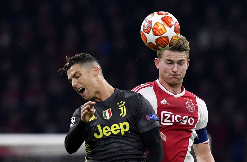 Juventus’ Cristiano Ronaldo und Ajaxs Matthijs de Ligt. Foto: AP