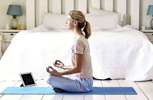 Achtsamkeit und Medition  mit einer App ist beliebt. Doch welche Meditations-Apps gibt es überhaupt – und wie unterscheiden sie sich voneinander? Klicken Sie sich durch die Bildergalerie. Foto: Adobe Stock/Monkey Business Images