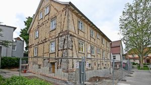 Die Sanierung des Hauses Jahnstraße 7 ist im Mai eingestellt worden. Foto: factum/Bach
