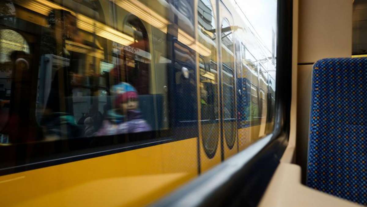 Bahnunfall in Stuttgart: Jugendliche von Stadtbahn erfasst