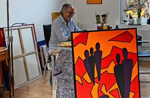 Peter Haußmann in seinem Atelier, das er sich mit  seiner Lebensgefährtin Heidi Liebau teilt. Foto: Sabine Schwieder