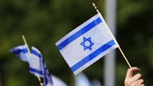 Versuchte Brandstiftung: Israel- und Ukraine-Fahne geklaut