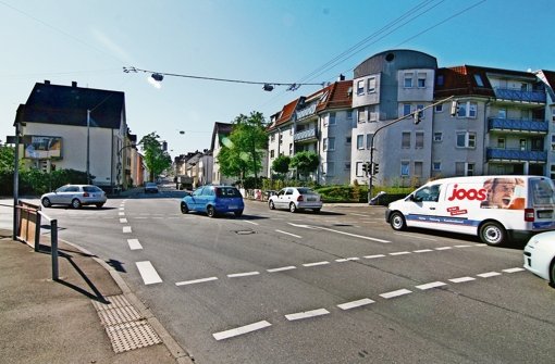Wegen des starken  Verkehrs unter der Woche sollen die Arbeiten an der Kreuzung Zabergäu- und Ludwigsburger Straße am Wochenende erledigt werden. Foto: Marta Popowska