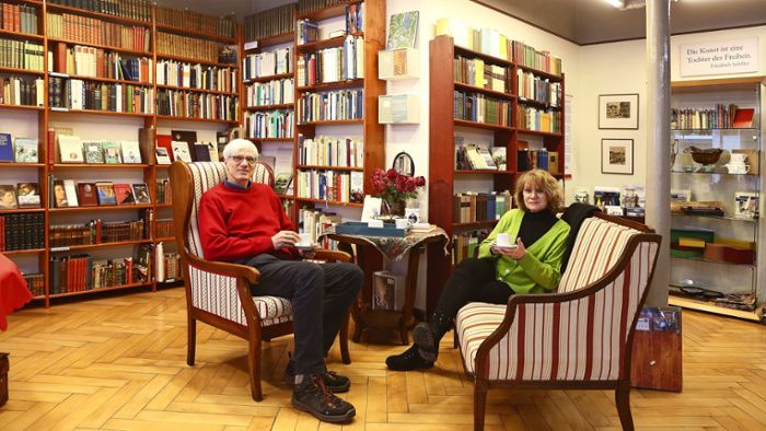Antiquariat Friedrich in Marbach: Im neuen Antiquariat treffen Bücher auf Tee