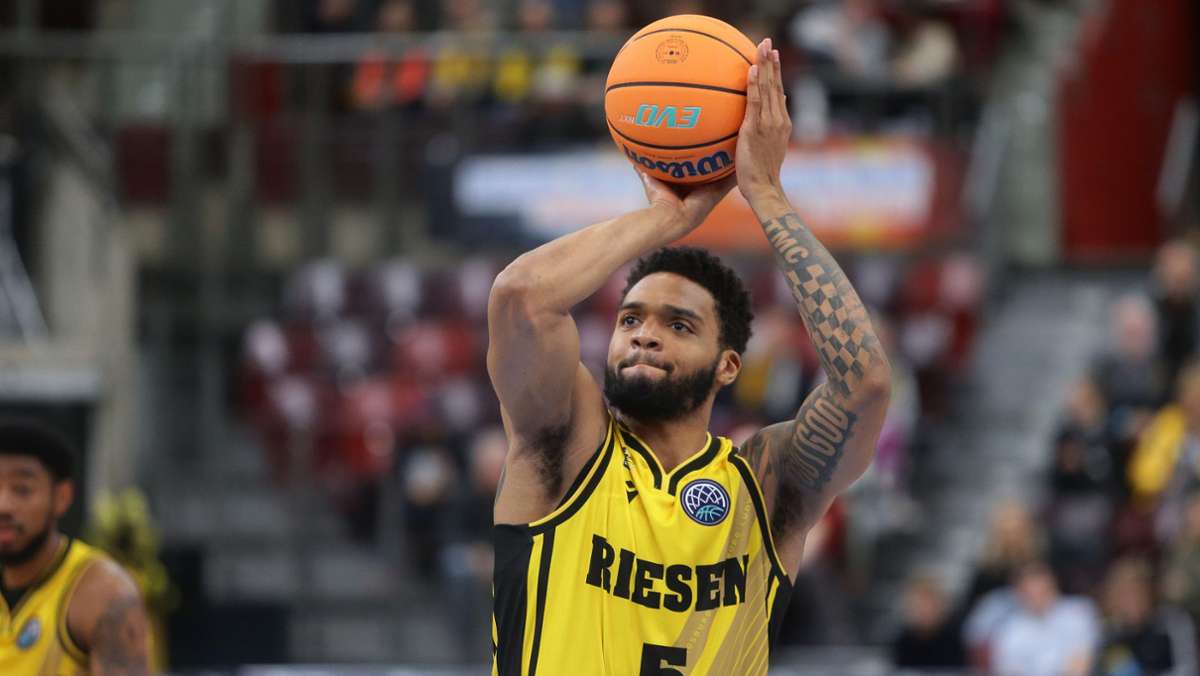 Basketball-Bundesliga: MHP Riesen Ludwigsburg zeigen ein Herz für Jeff Roberson