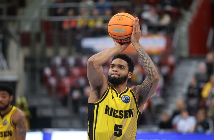 Basketball-Bundesliga: MHP Riesen Ludwigsburg zeigen ein Herz für Jeff Roberson
