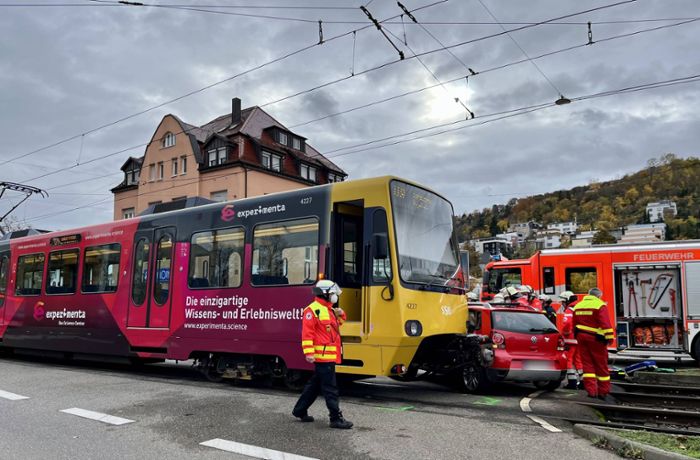 Linie U9 im Stuttgarter Osten: Unfall mit Stadtbahn – 60-Jährige wendet verbotswidrig