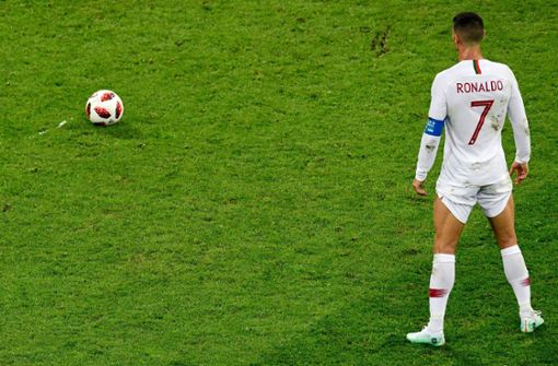 Die Freistöße von Cristiano Ronaldo sind legendär. Auch gegen Uruguay gab es wieder eine Variante zu sehen. Foto: AFP