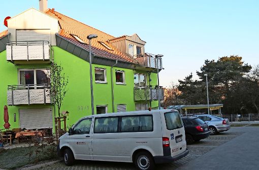 Hinter dem Mehrgenerationenhaus  sind zwei neue Wohnhäuser geplant Foto: Otto-H. Häusser