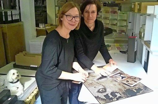 Tanja Haller und Julia Habermaier (rechts) in ihrem Atelier. Foto: Petra Mostbacher-Dix