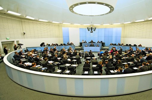 Landesparlamente – hier der baden-württembergische Landtag in seinem Übergangsdomizil – stehen häufig im Schatten des Bundestags. Foto: dpa