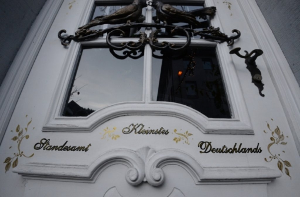 ... der Eingang zum kleinsten Standesamt Deutschlands: Das Trauzimmer im Hotel Wehrle in Triberg.