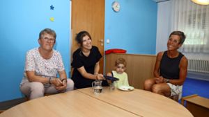Martina Wörner, Katharina Weber und Christine Heix (von links), hier mit dem kleinen Fritz, haben viel für Familien erreicht. Foto: /Robin Rudel