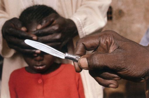 In diversen afrikanischen Ländern, im Nahen Osten und in einigen asiatischen Ländern  ist die Beschneidung eine grausame Tradition. Foto: Archiv