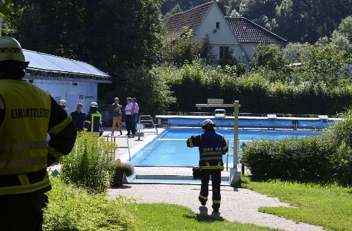 In Dettenhausen wurde ein Freibad wegen dem Austritt von Clorgas evakuiert. Foto: Andreas Rosar Fotoagentur-Stuttg