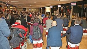 Rund 500 Mitglieder diskutierten gemeinsam mit der VfB-Führung die Zukunft des Vereins Foto: Baumann