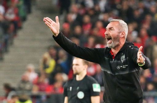 Trotz Platz zwei in der zweiten Liga mit dem VfB Stuttgart geht Trainer Tim Walter Foto: Baumann