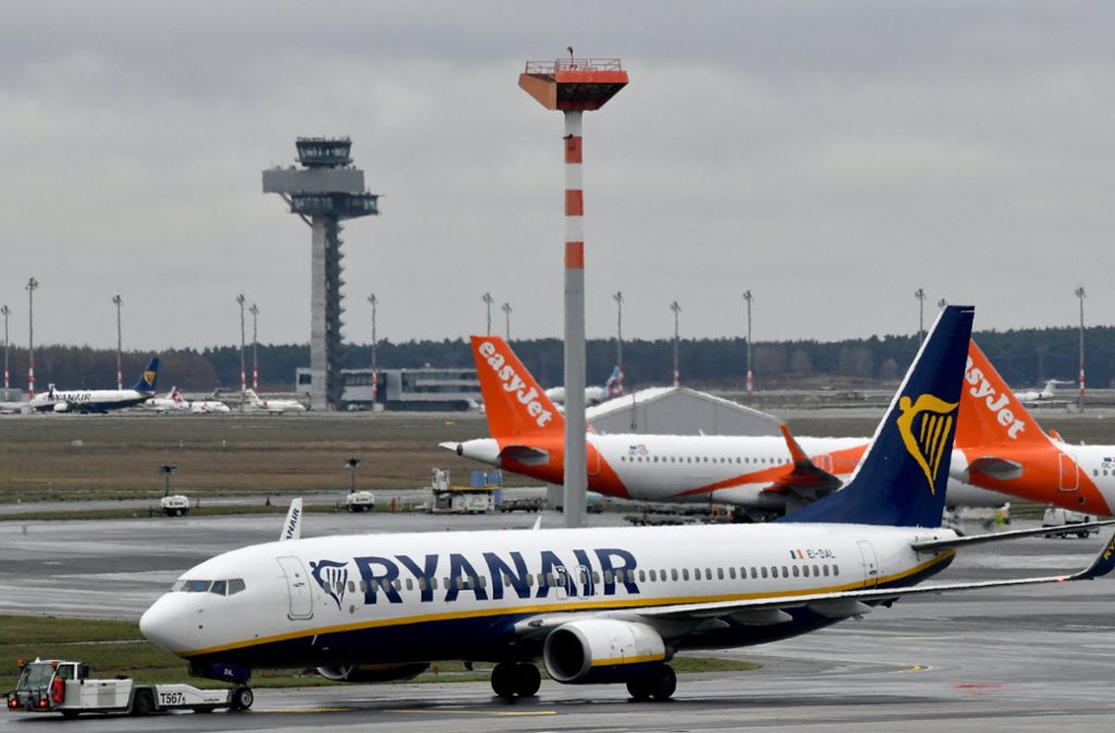Die Gewerkschaft Verdi hat mit dem Billigflieger Ryanair einen neuen Tarifvertrag ausgehandelt. Foto: ZB