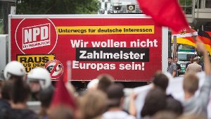 Demo gegen NPD-Aktion in Stuttgart