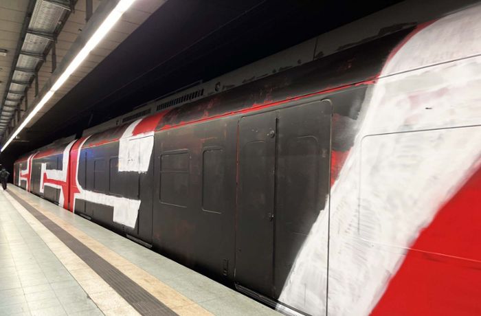 Graffiti auf Stuttgarter S-Bahn: “Abscheuliche Aktion“ – Scharfe Kritik an VfB-Ultras